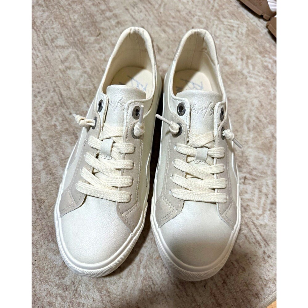 NEW Blowfish Malibu Womens Low Top Lace Up Sneakers White Beige Logo Accents